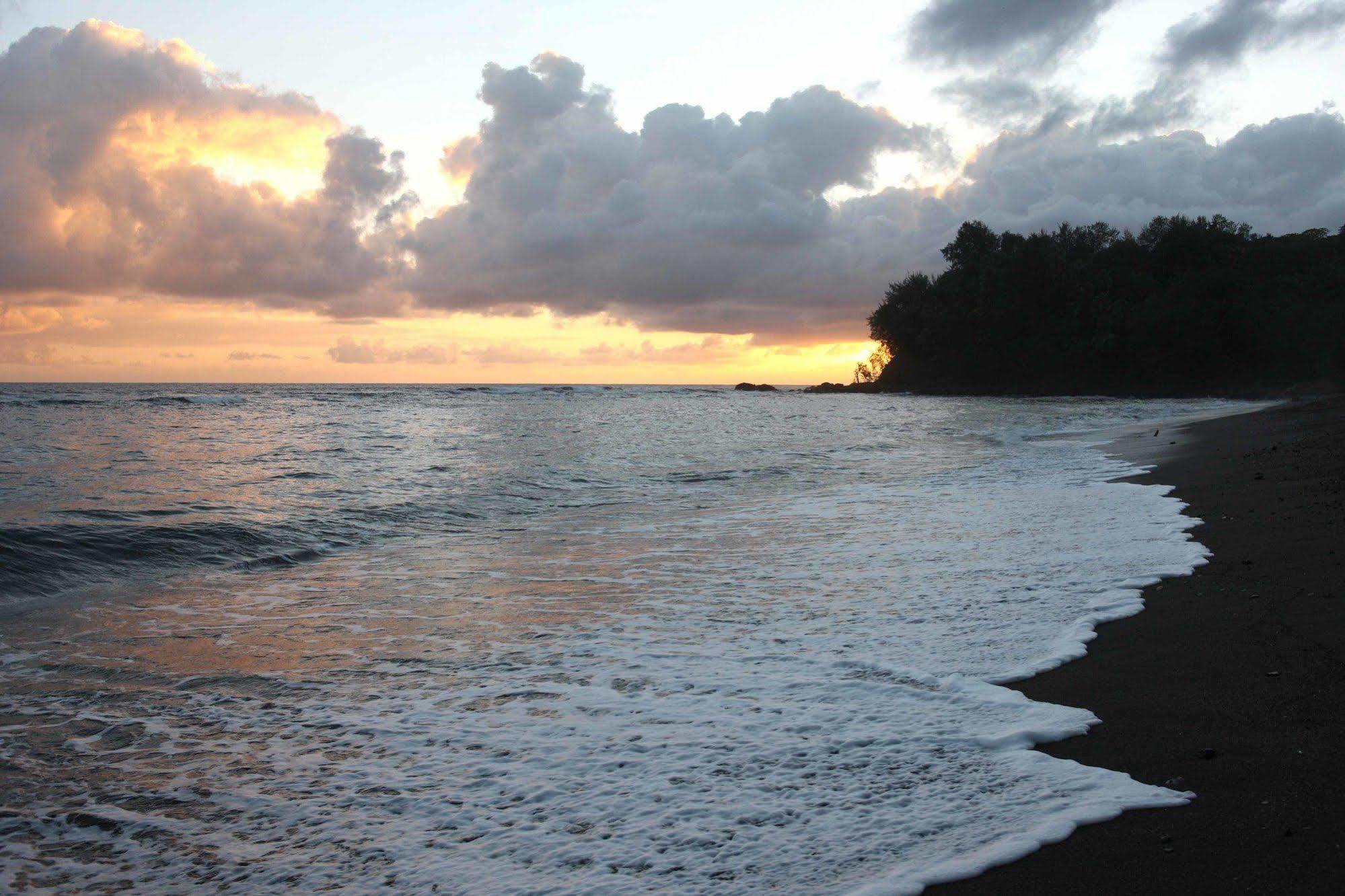 Friendly Beach Looukeureus Exterior photo